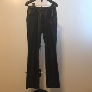 Leather pants with knee length lining
